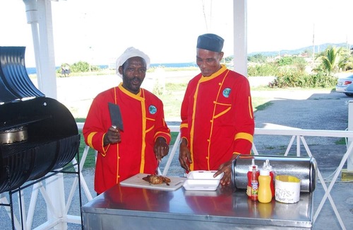 Lucea House | Global Villa Hotel Sea Front, family-friendly villa with air conditioning and hot water