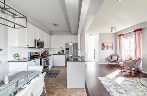 Stoney Creek Villa | GLOBALSTAY. Unique 3BR 2.5BA Townhome.HOT TUB, SAUNA,GYM,BBQ