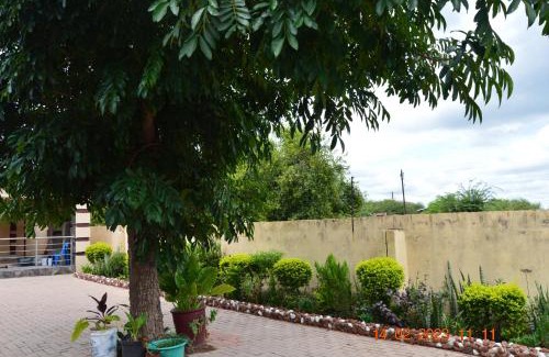 Kgatleng Bed & Breakfast | Glorious Home Bed & Breakfast
