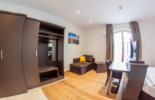 Munchen District Apartment | GnadlerHof Apartmenthotel