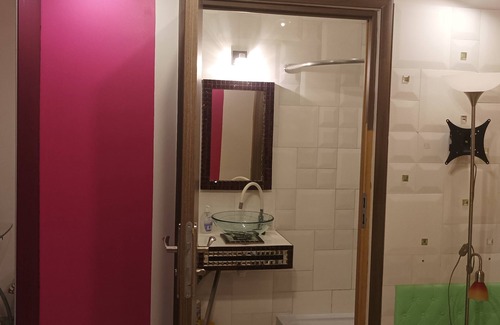 Bedzin House | Gościnne Gniazdo - parter małego domku do dyspozycji gości.