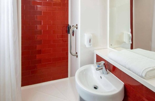 Lancaster Hotel | GO2 Lancaster Centre Hotel by OYO