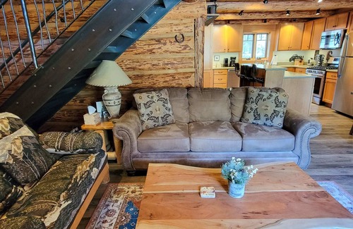 Mazama Cabin | Goat Wall Cabin: log cabin retreat on the meadow