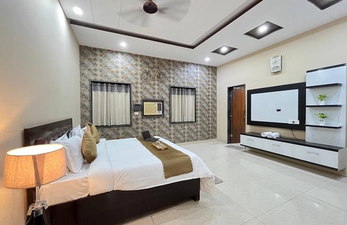 Gurugram Other | GoBravo 11: 6BHK Farm with Pool - Sohna Road Gurgaon