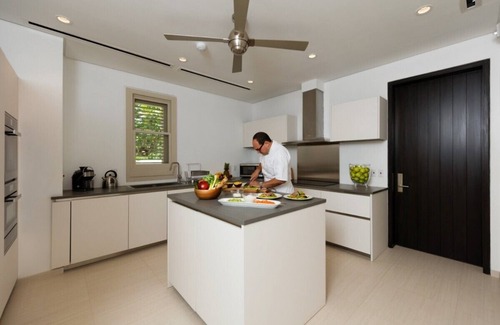Little Battaleys Villa | Godings Beach House by Fantasia Villas