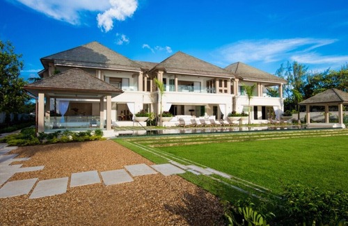Little Battaleys Villa | Godings Beach House by Fantasia Villas