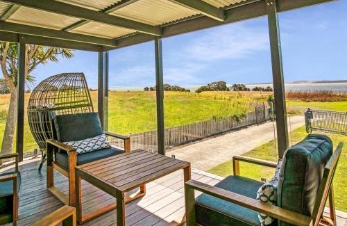 Coronet Bay House | Gokus Shack Rural and water views with a spa