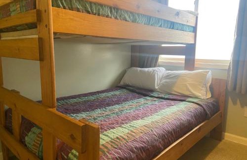 Oscoda Hotel | Gold Coast Family Cottages
