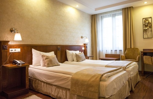 Gellert Hill Hotel | Gold Hotel Budapest
