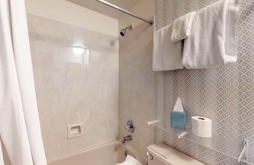 Woodmoor Apartment | Gold Point Vista