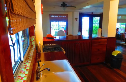 Sittee River House | Gold Standard Certified - cozy beachfront romantic gateway, nature retreat