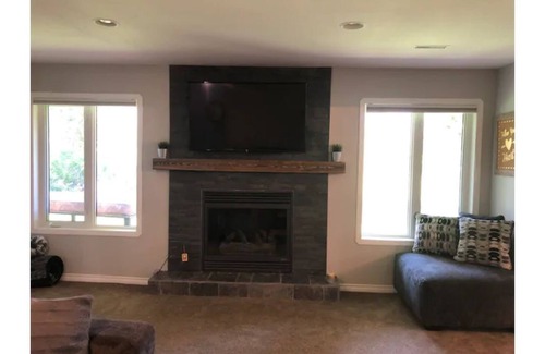 Golden House | Golden Accommodations - 4 Bed 2 bunkbeds , 2 bathrooms.