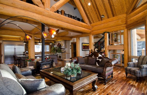 Golden Bed & Breakfast | Golden Acres Mountain Lodge Owl's Nest
