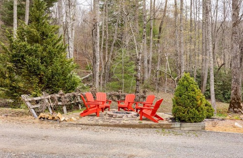 Highlands House | Golden Acres Ranch Hot Tub+Gameroom+Creek & wifi