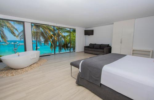 Puerto Baquerizo Moreno Hotel | Golden Bay Galapagos