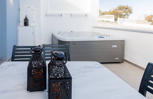 Imerovigli House | Golden Comfort Suites