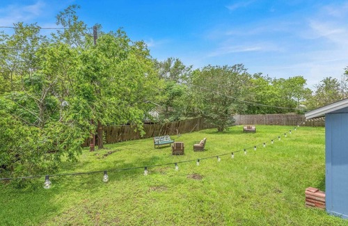 West Park Cottage | Golden Cottage ~ .5 mile to A&M