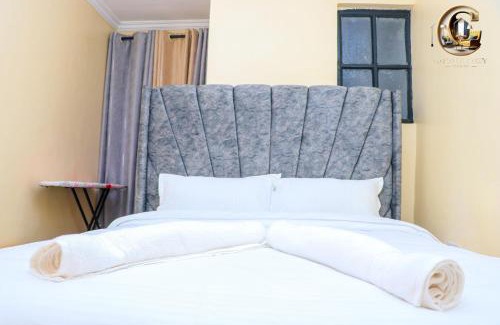 Limuru Bed & Breakfast | Golden cozy homes