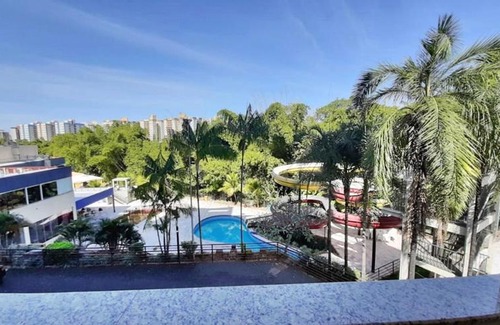 Centro Apartment | Golden Dolphin Grand Hotel - FLAT Quarto e Sala Com Roupa de Cama e Banho - Piscinas 24h