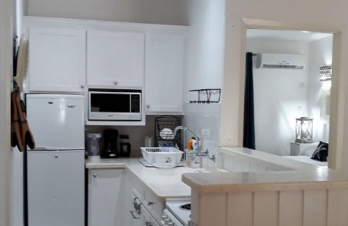 Sunset Crest Apartment | Golden Dream Apartment #1. Cosy 1 bedroom apartment in Sunset Crest, Holetown.