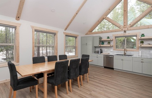 Valemount House | Golden Eagle Cabin Rental
