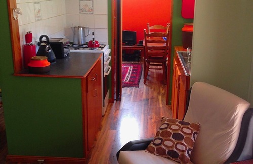 Bocoble Cottage | Golden Gully Cottage! - Pet friendly, Eco friendly!