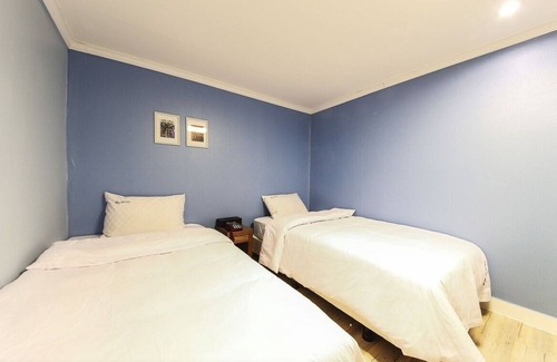 Daeheung-dong Hotel | Golden Hill