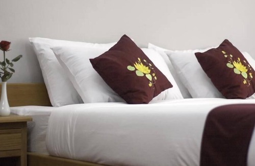 Yawnghwe Hotel | Golden Lotus Inle Hotel