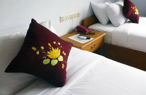 Yawnghwe Hotel | Golden Lotus Inle Hotel