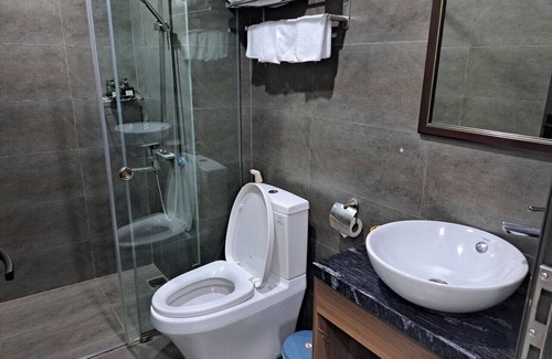 Thai Thuy Apartment | Golden Moon Hotel TP