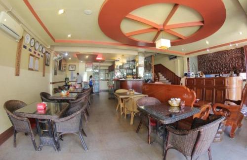 Daun Penh Hotel | Golden Noura Villa-Pub & Restaurant