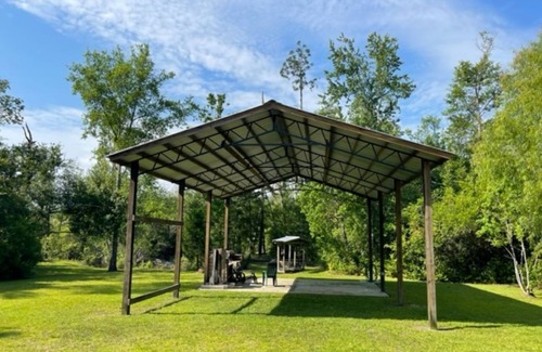 Clarksville RV Rental | Golden Retreat at Bear Creek