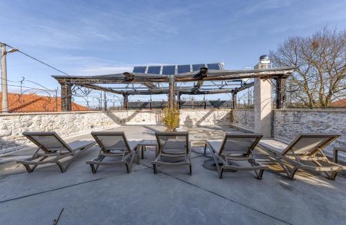 Katun Lindarski House | Golden Roots Estate