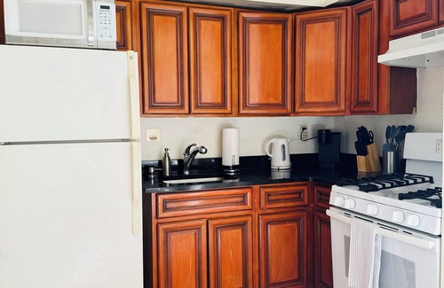 West New York Apartment | Golden Skyline: Apt w/free Parking 15 Min to NYC