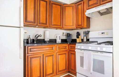 West New York Apartment | Golden Skyline: Apt w/free Parking 15 Min to NYC