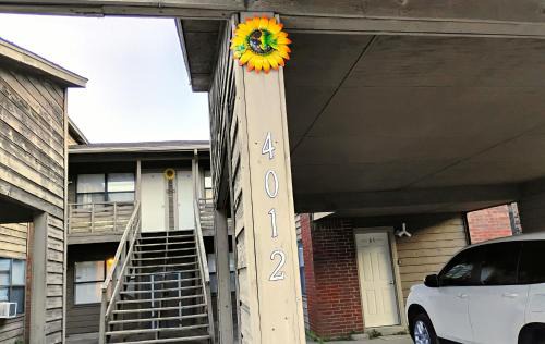 Lawton Apartment | Golden Sunflower's Apt D