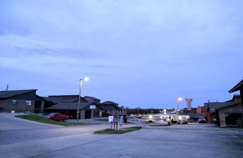 Lawton Apartment | Golden Sunflower's Apt D