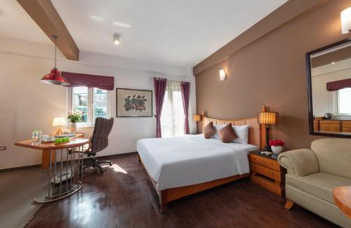 Hang Trong Hotel | Golden Sunshine Villa Hotel and Travel