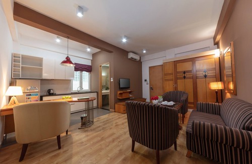 Hang Trong Hotel | Golden Sunshine Villa Hotel and Travel