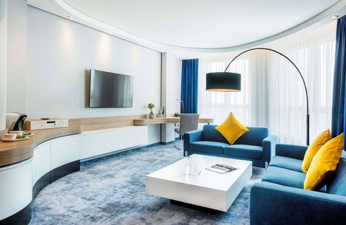 Wlochy Hotel | Golden Tulip Warsaw Airport