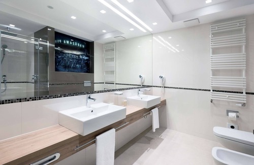 Wlochy Hotel | Golden Tulip Warsaw Airport