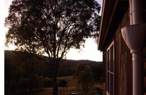 Moreton Bay Region Cottage | Golden Wattle Eco Luxury Cottage
