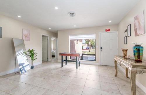 Driftwood House | Golden Welcome