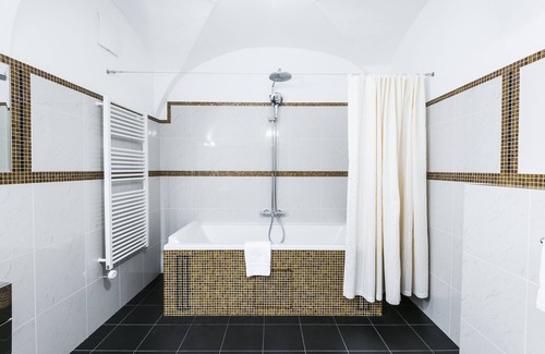 Hradcany Hotel | Golden Well Hotel