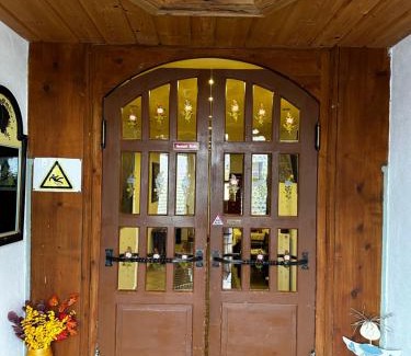 Scharnitz Bed & Breakfast | Goldener Adler