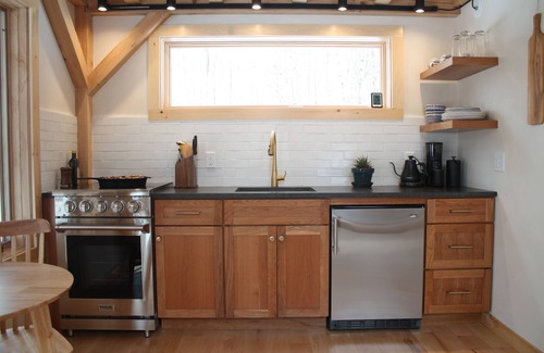 Townshend Cottage | Goldfinch Cottage: Modern Timber Frame on 5 Private Acres