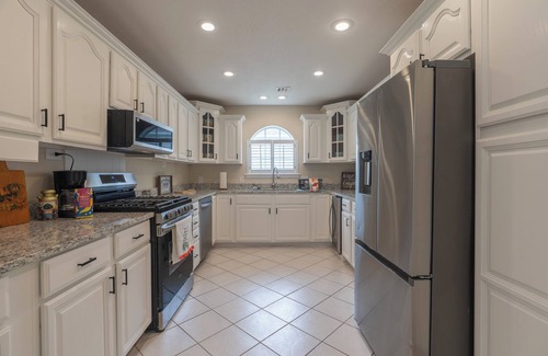 Claremore Cottage | Goldfinch Guesthouse: Charming Family Home Near Lake & Downtown Claremore