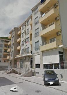 Golubovina Apartment | Goldmar Apartment -couples favourite-free garage parking