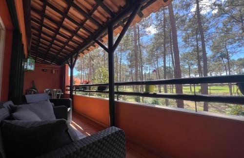Charneca de Caparica e Sobreda Apartment | Golf and Beach Serenity