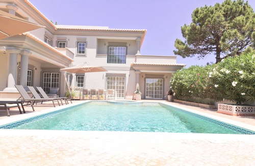 Vale do Garrao Villa | Golf and Beach Villa in Algarve, Portugal